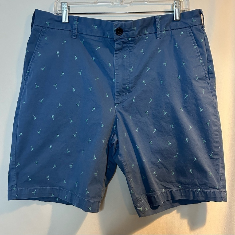 Izod Blue Flat Front Shorts with Subtle Pattern Size 36